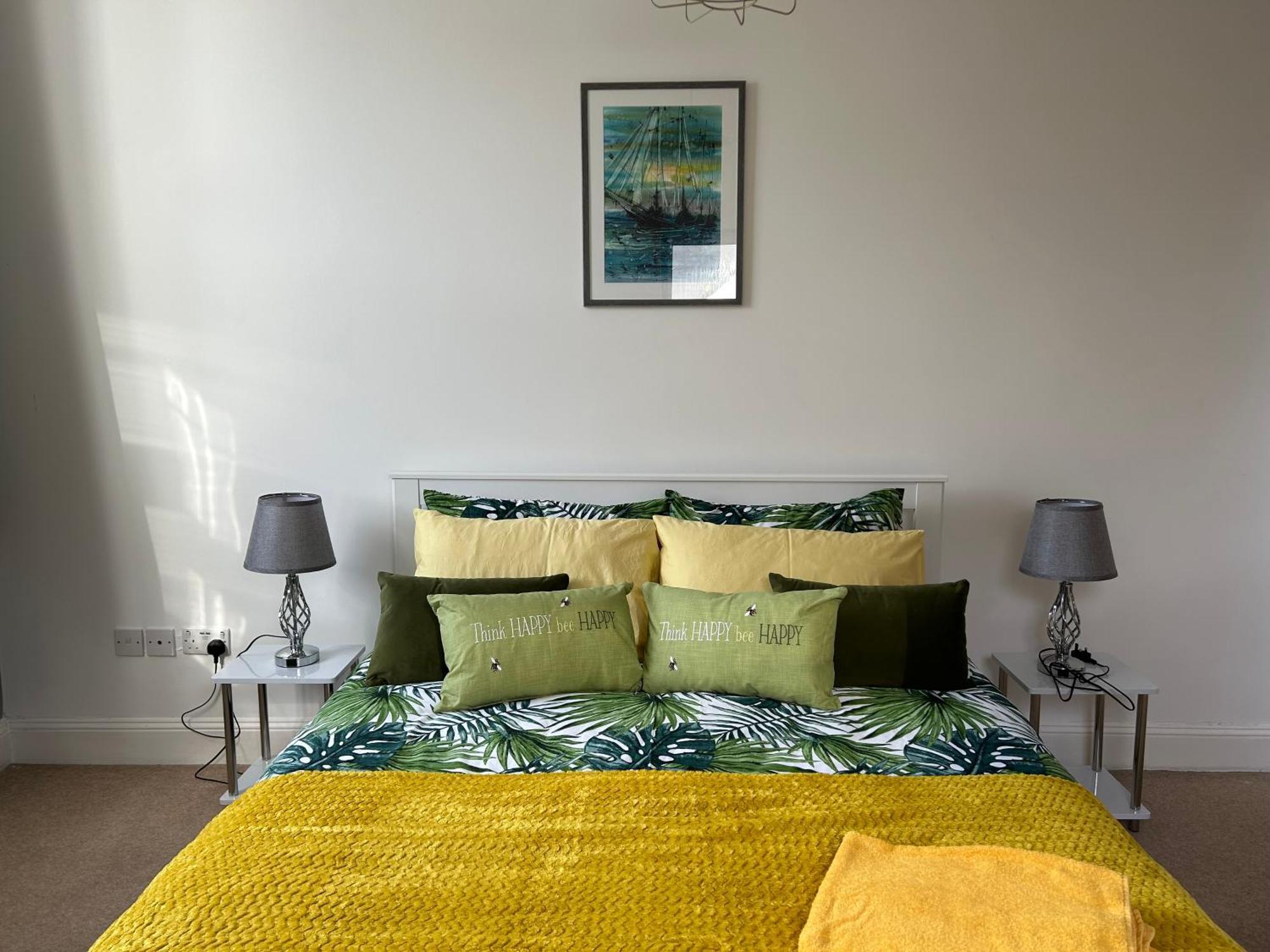 Seaside Rentals Bournemouth - 2Br, Upto 6Ppl, Beach 3 Min Walk, Dogs Ok, Wifi, Park 2 Cars Екстер'єр фото