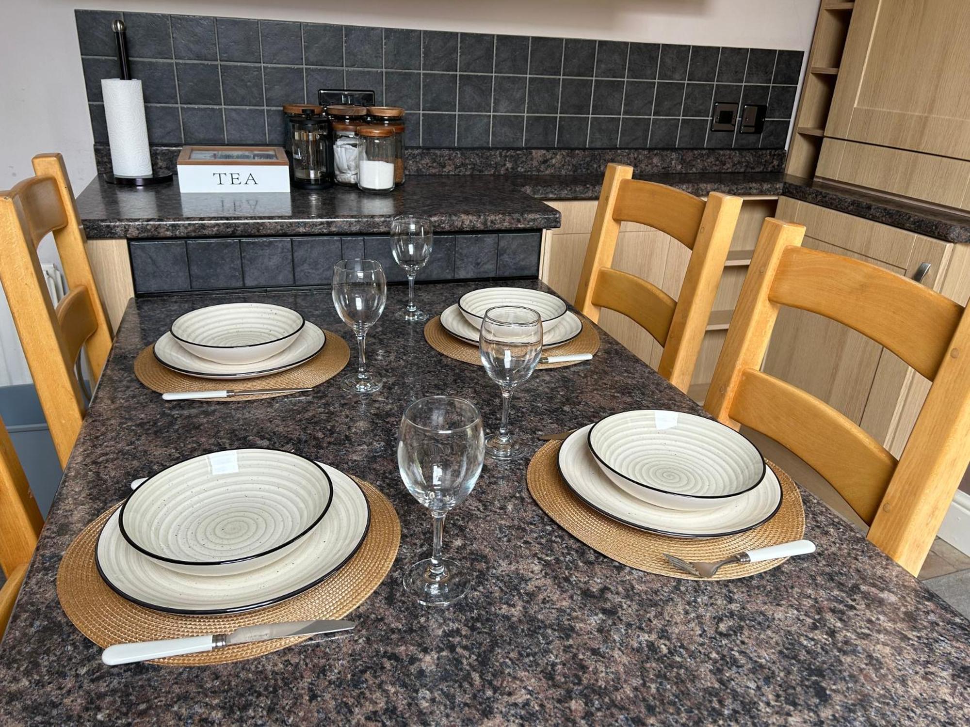 Seaside Rentals Bournemouth - 2Br, Upto 6Ppl, Beach 3 Min Walk, Dogs Ok, Wifi, Park 2 Cars Екстер'єр фото
